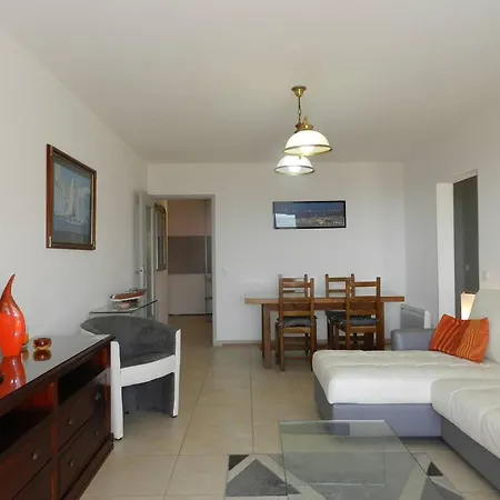 Le Lavandou, 3 Pieces, 4 Personnes - Fr-1-251-625 Appartement *