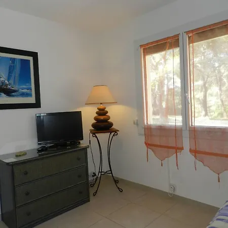 Le Lavandou, 3 Pieces, 4 Personnes - Fr-1-251-625 Appartement