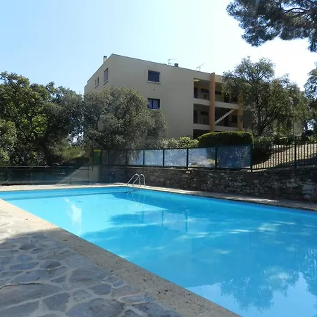 Appartement Le Lavandou, 3 Pieces, 4 Personnes - Fr-1-251-625 Le Lavandou